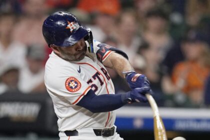 Altuve supera a Bagwell: Es 2do en hits históricos de Astros, rumbo a 3,000