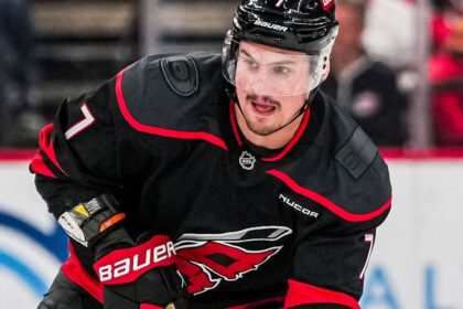 Sharks Fichan a Dmitry Orlov: Defensa Veterano Refuerza San José con Contrato