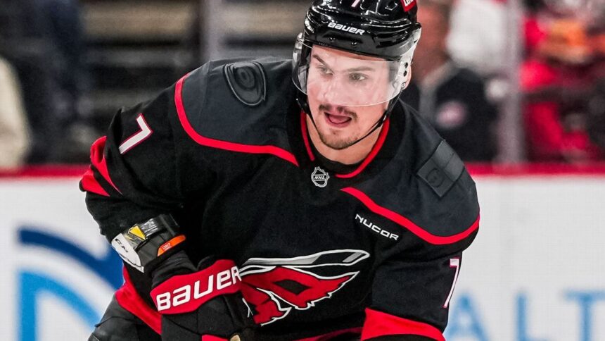 Sharks Fichan a Dmitry Orlov: Defensa Veterano Refuerza San José con Contrato