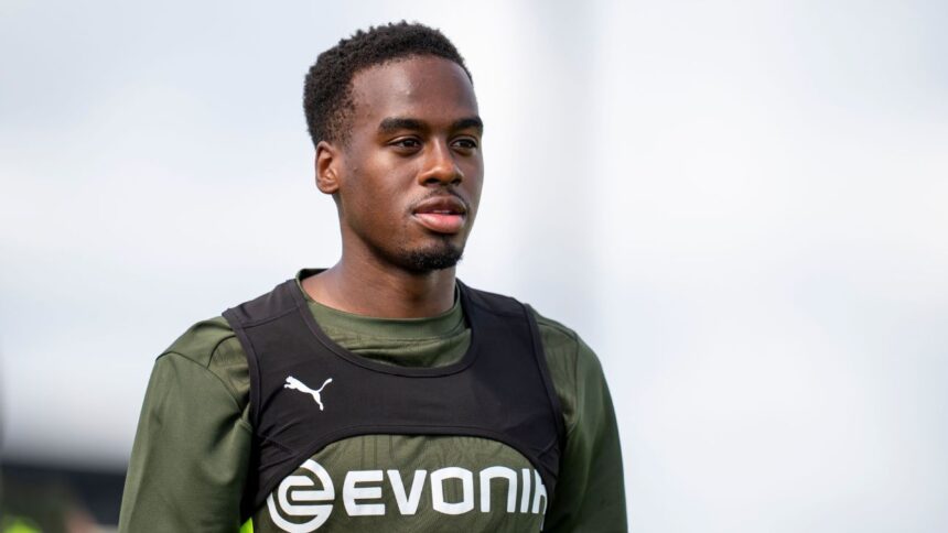 Chelsea ficha a Jamie Gittens: Dortmund confirma traspaso por 55 millones