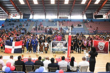 Copa Internacional de Voleibol Femenino San Lázaro: Inauguración con Redivoly