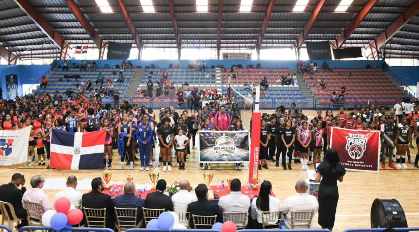Copa Internacional de Voleibol Femenino San Lázaro: Inauguración con Redivoly