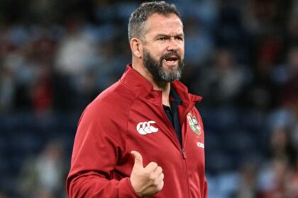 Lions Dudan de Campo Mojado vs. Waratahs: ¿Táctica o Clima en Sídney?