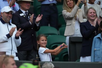 Tara Djokovic roba miradas en Wimbledon con baile de la victoria