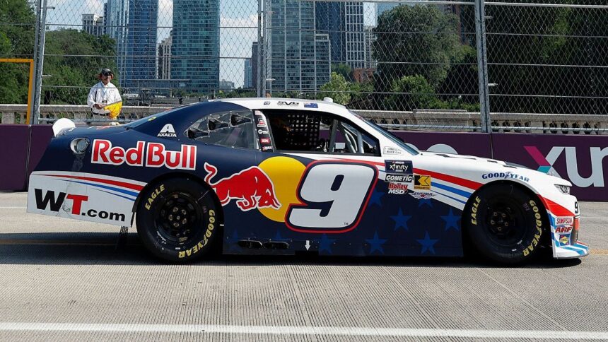 Van Gisbergen arrasa en Chicago: Pole Position en la Cup Series y Xfinity!
