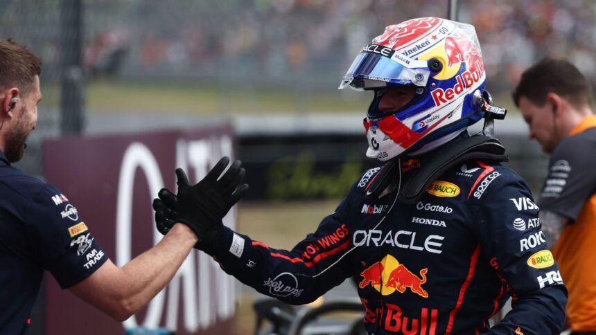Verstappen Arrasa en Silverstone: Pole Épica por Delante de Piastri y Norris