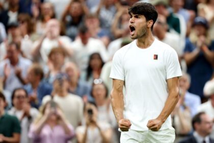 Alcaraz Resiste a Rublev en Wimbledon: Avance a Cuartos con Clase Magistral