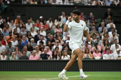 Alcaraz Avanza a Cuartos en Wimbledon: Derrota a Rublev en Gran Partido