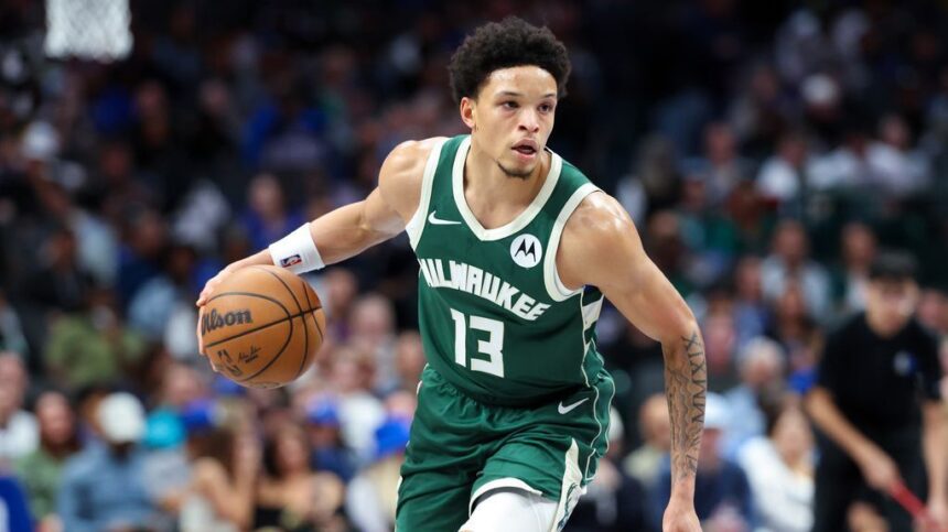 Rollins Renueva con Bucks: Tres Años y $12 Millones Aseguran su Futuro