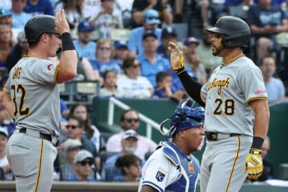 Pham rompe sequía de 30 entradas sin carreras: HR impulsa a Piratas