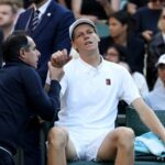 Sinner Entrena con Protección en el Codo: Dudas para Cuartos de Wimbledon