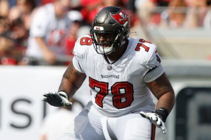 Wirfs, estrella de los Buccaneers, fuera por lesión: Pierde inicio de temporada