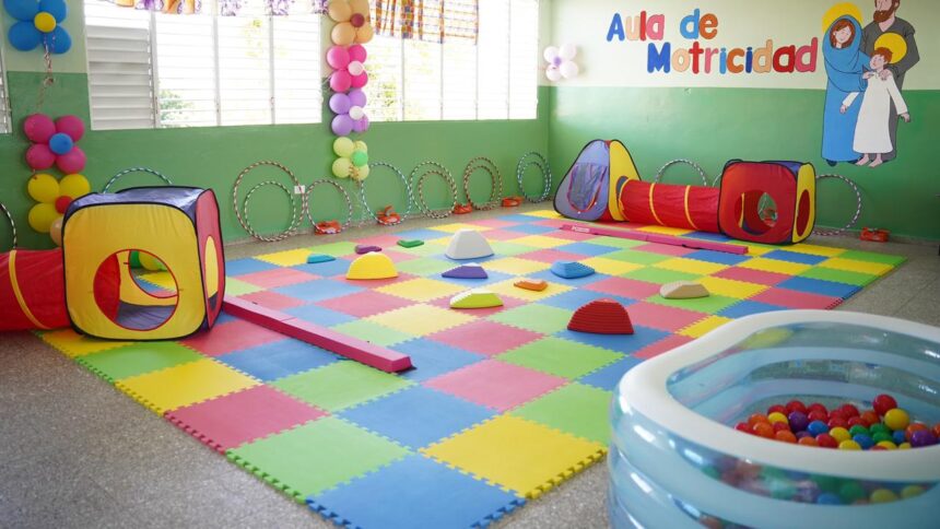 INEFI Abre Aula de Motricidad en Duvergé y Entrega Utilería Deportiva