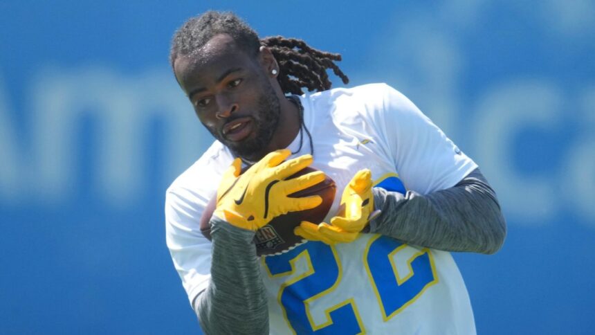 Najee Harris, corredor de los Chargers, sufre lesión ocular por fuegos artificiales