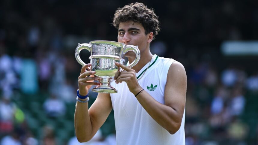 Ivanov de Bulgaria Conquista Wimbledon Juniors: ¡Segundo Búlgaro Campeón!