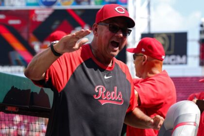 Francona Alcanza 2000 Victorias: Leyenda del Béisbol Celebra Hito Histórico