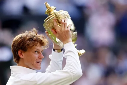 Sinner Destrona a Alcaraz y Gana Wimbledon: Revive la Final Épica