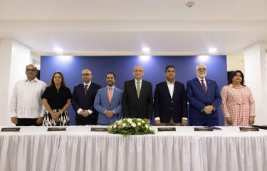 Comisión Evalúa Nuevo Estadio de Béisbol en Ensanche La Fe: Análisis y Ruta Crítica