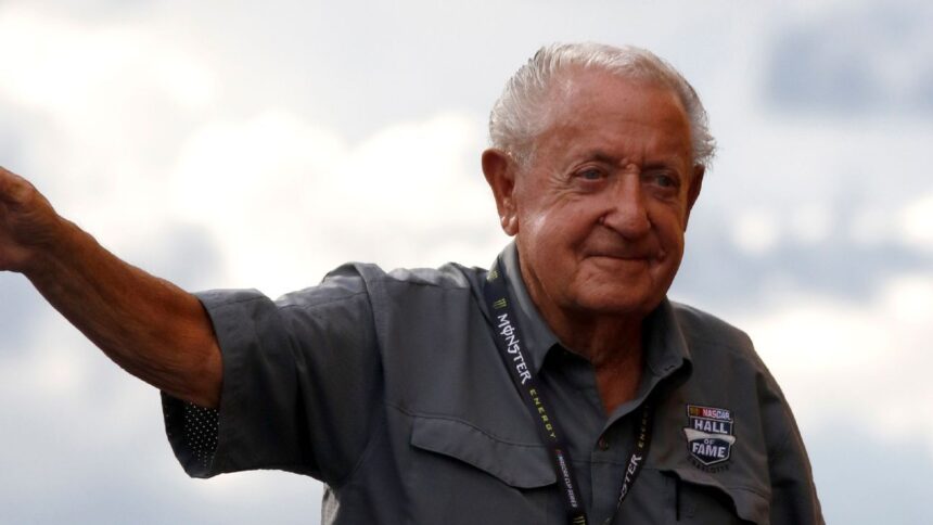 Fallece Rex White, Leyenda NASCAR y Miembro del Salón de la Fama a los 95