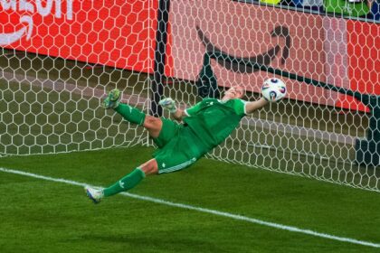 Euro 2025: Semifinales vibrantes, Berger heroína y predicciones de infarto