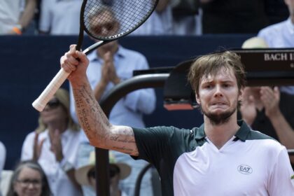 Bublik Conquista Gstaad: Primer Título ATP en Arcilla para el Kazajo