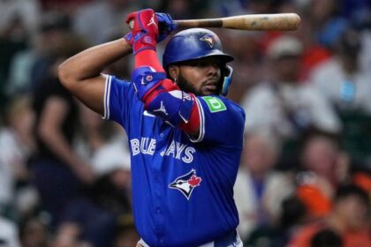 Guerrero Jr. enciende a Toronto: Jonrón de 420 pies y racha victoriosa
