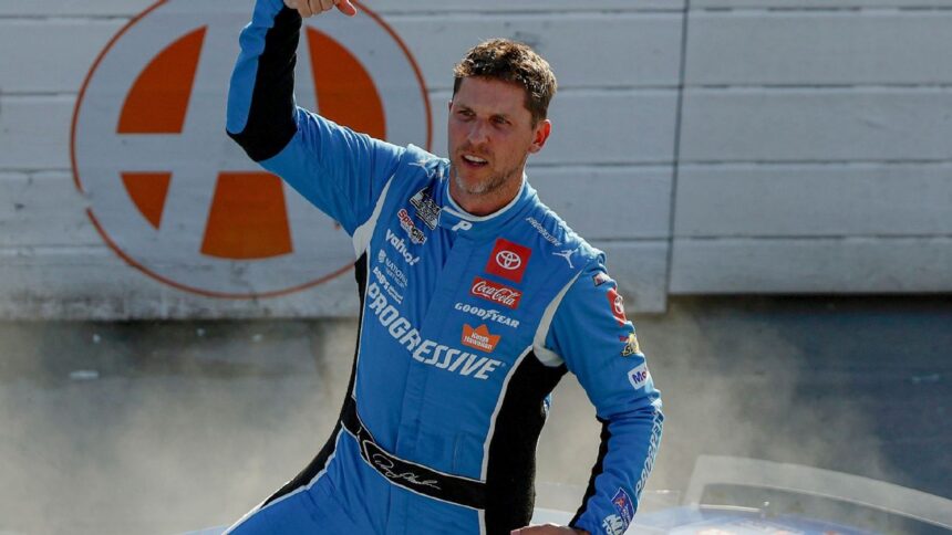 Hamlin Imparable en Dover: Doblete y Victoria #4 de la Temporada NASCAR