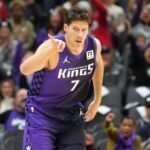 McDermott Regresa a Kings: Acuerda Contrato por un Año y $3.6 Millones
