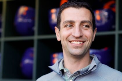 Mets buscan refuerzos en el bullpen: Stearns "activo" en el mercado