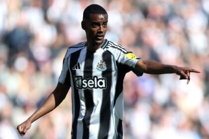 Al Hilal sondeó a Isak: ¿Rumbo a Arabia Saudita?
