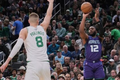Okogie Refuerza a Rockets: Acuerda Contrato por un Año y 3.1M