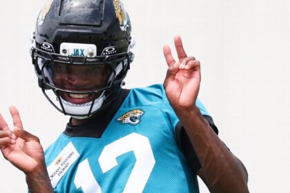 Jaguars: Travis Hunter alternará ofensiva y defensiva en entrenamientos