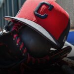 DeLauter de Guardians: Cirugía de Muñeca, Baja por Fractura en MLB