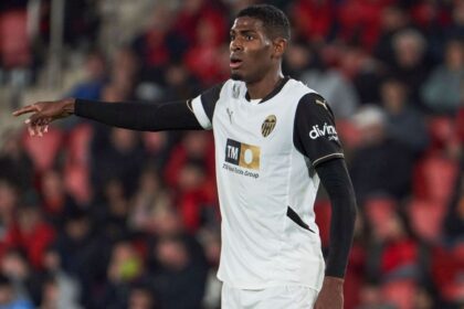 Arsenal ficha a Cristhian Mosquera del Valencia: Refuerzo defensivo por 13M