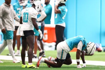 Dolphins Pierden a Artie Burns por Lesión: Baja para Toda la Temporada 2025