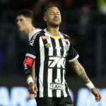 Neymar frustrado: Santos en descenso y choque con afición, ¿crisis en Brasil?