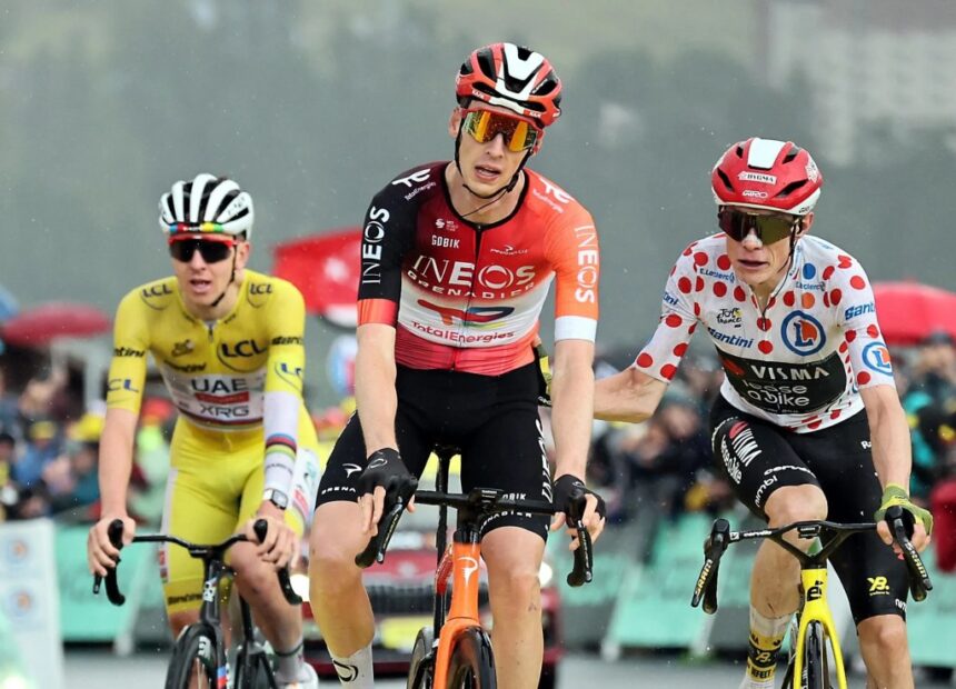 Arensman Sorprende en La Plagne: Vingegaard y Pogacar, a la Sombra en el Tour