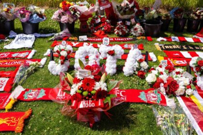 Liverpool Honra a Diogo Jota: Escultura en Anfield y Retiro de Camiseta #20