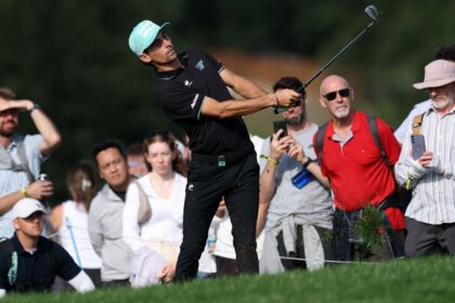 Niemann Domina en LIV Golf Reino Unido: Lidera con Amplia Ventaja