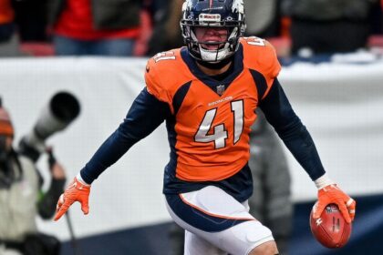 Lesión de Drew Sanders: LB de los Broncos, fuera del campo por lesión en el tobillo