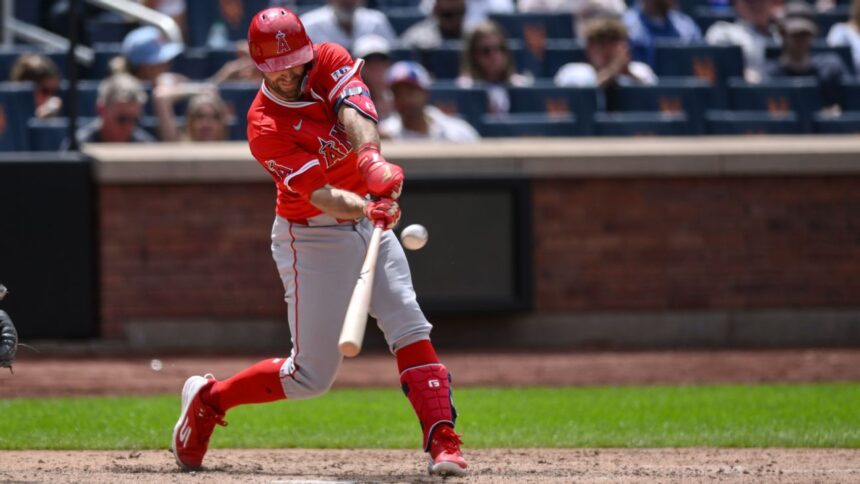 Taylor de los Angels, fuera por lesión: Doble fractura de mano