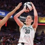 Breanna Stewart: Estrella de Liberty Evita Lesión Grave en la Pierna