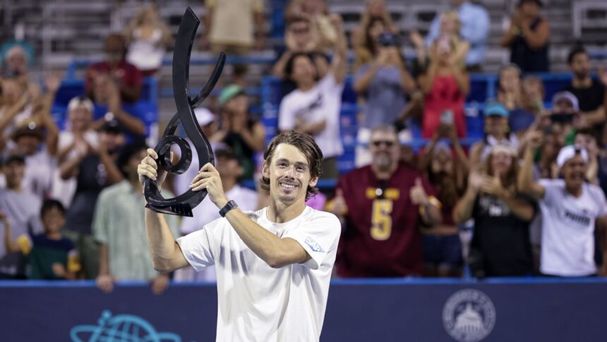 De Minaur Remonta y Conquista el DC Open: Fokina Cae Tras Batalla Épica