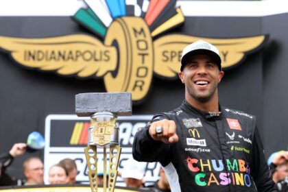 Wallace hace historia en Indy: Primer piloto negro gana Brickyard 400