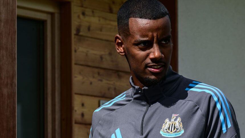 Liverpool insiste en Isak: ¿Por qué y cómo el fichaje es posible?