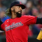 Clase, Cerrador de Guardians, en Licencia por Investigación de Apuestas MLB