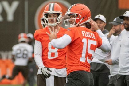 Flacco Tomará Reps QB1: Pickett Sin Plazo de Retorno en Browns