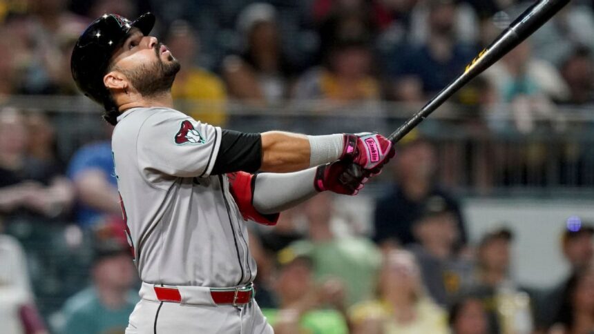 Suárez (Dbacks) Evita Lesión Grave: Rayos X Negativos Tras Ser Golpeaod