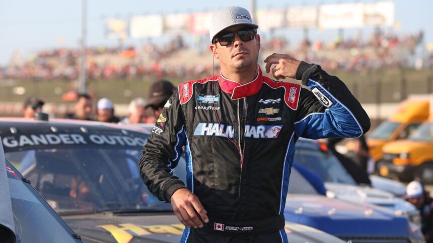Friesen, piloto NASCAR, sufre fracturas en accidente, fuera de peligro