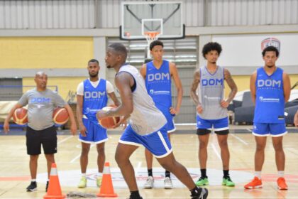 David Jones reitera su compromiso con la Selección Dominicana de Baloncesto